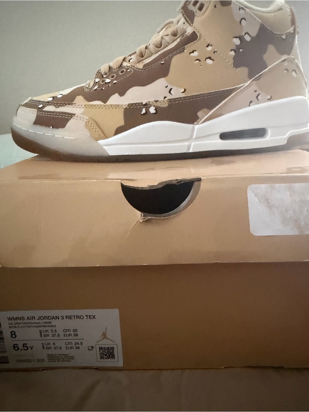 NEW Air Jordan 3 Retro High Top Sneakers - Desert Camo/White